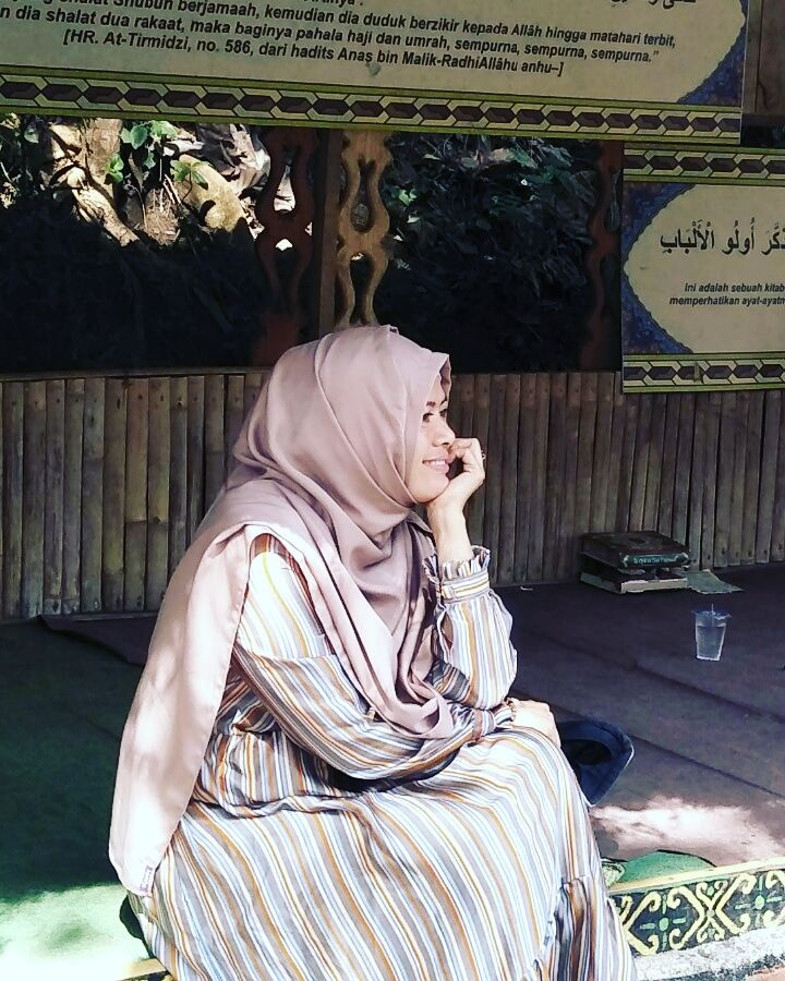 Cantik Wanita Muslimah - KibrisPDR