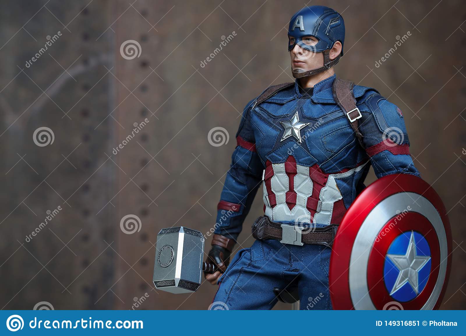 Detail Captain America Shield Copyrighted Nomer 7