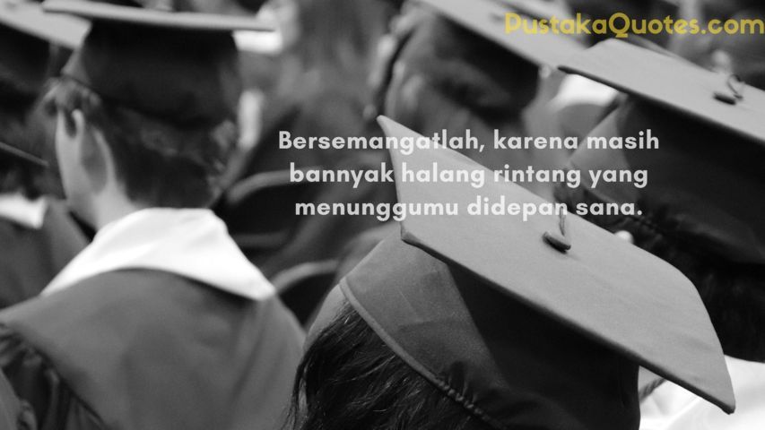 Caption Foto Wisuda Bersama Keluarga - KibrisPDR