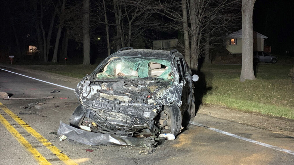 Detail Car Crash Image Nomer 3
