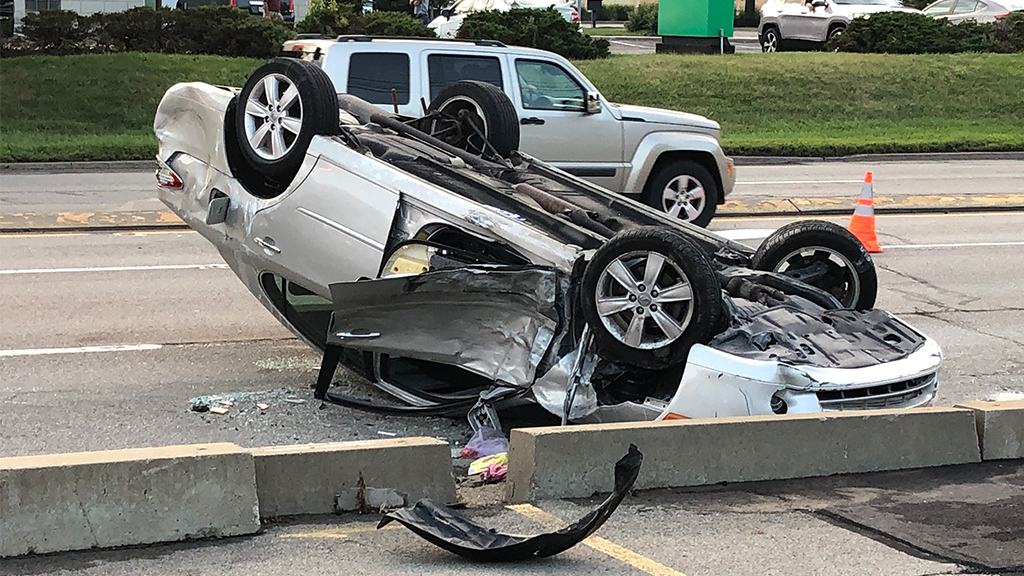 Detail Car Crash Image Nomer 38