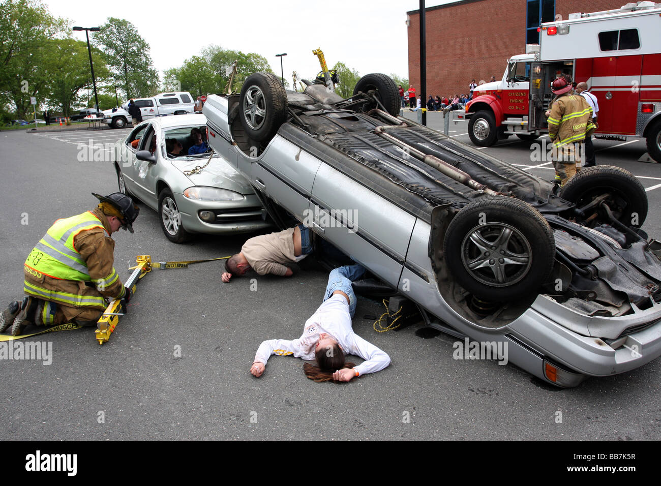 Detail Car Crash Image Nomer 57