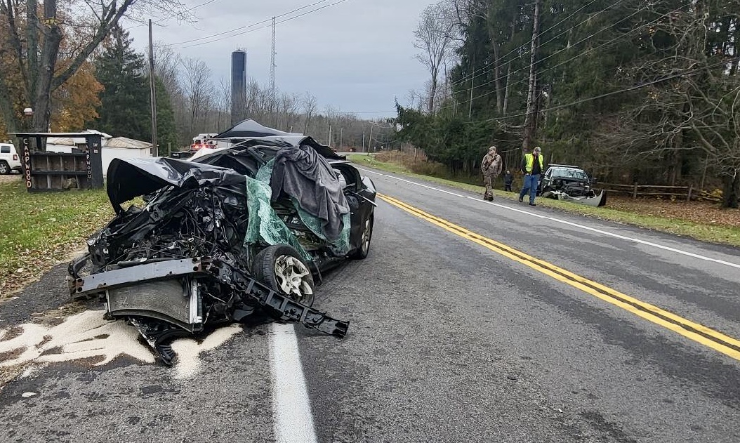 Detail Car Crash Picturs Nomer 17