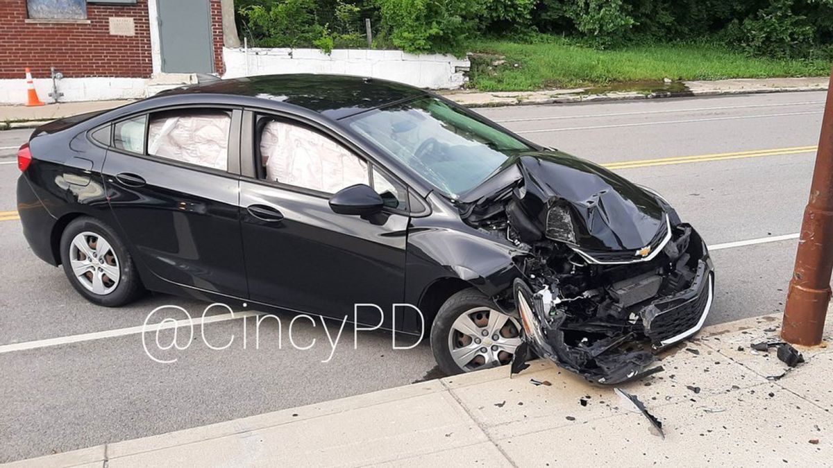 Detail Car Crash Picturs Nomer 52