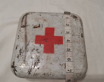 Detail Car First Aid Kit Tarkov Nomer 53