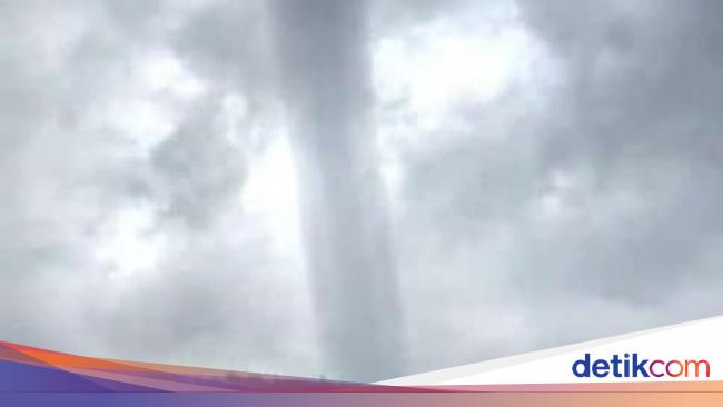 Detail Gambar Angin Tornado Nomer 47