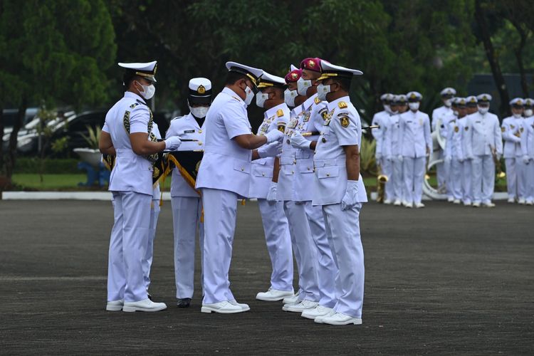 Detail Gambar Angkatan Laut Nomer 47