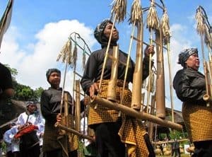 Detail Gambar Angklung Gubrag Nomer 9