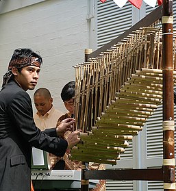 Detail Gambar Angklung Gubrag Nomer 35