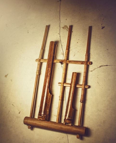 Detail Gambar Angklung Kanekes Nomer 29