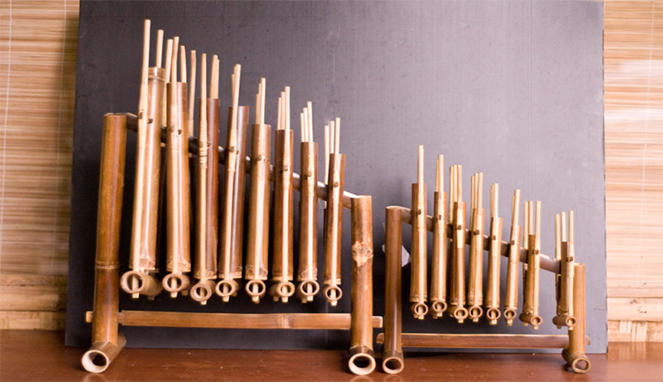 Detail Gambar Angklung Kanekes Nomer 33