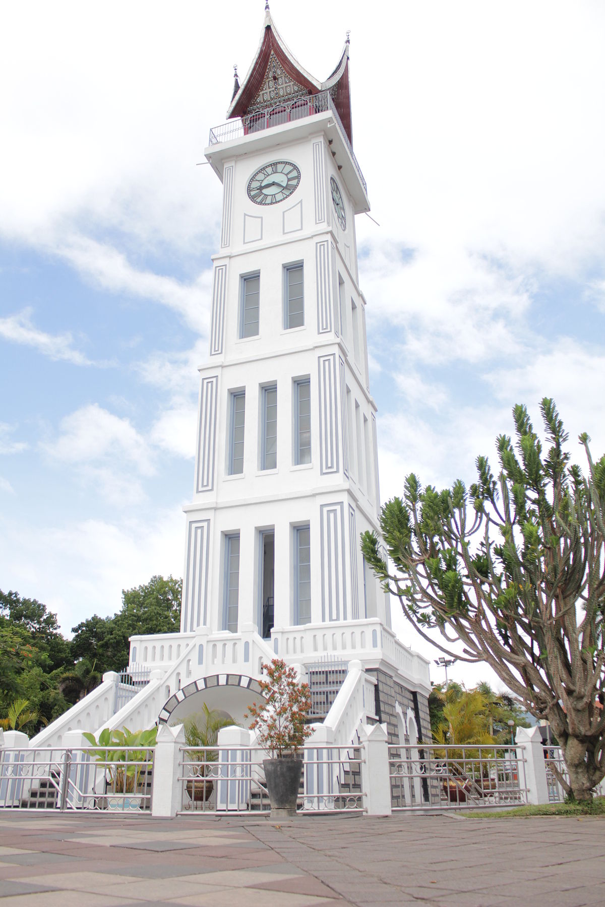 Detail Gambar Animasi Jam Gadang Nomer 38