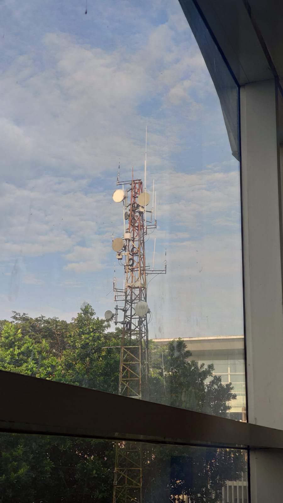 Detail Gambar Antena Diatas Gedung Nomer 15