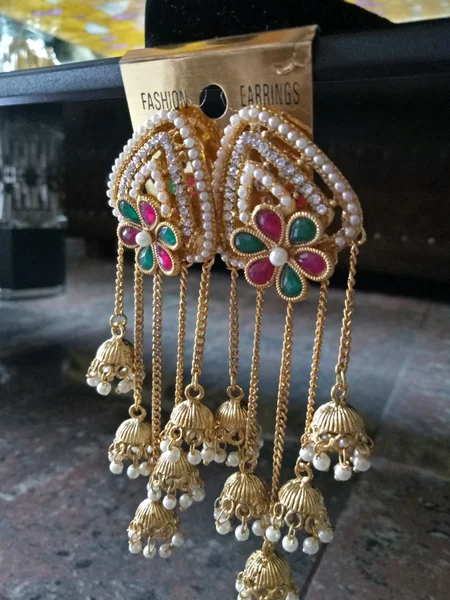 Detail Gambar Anting India Nomer 42