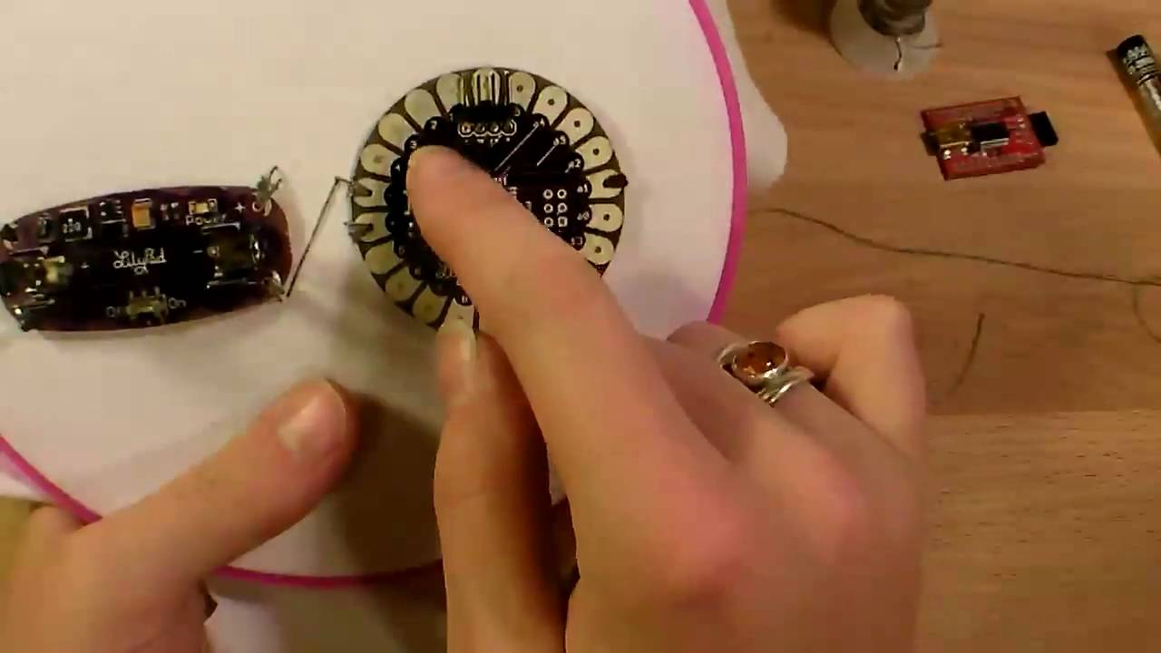 Detail Gambar Arduino Lilypad Nomer 18