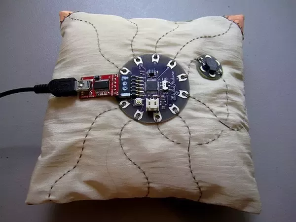 Detail Gambar Arduino Lilypad Nomer 32