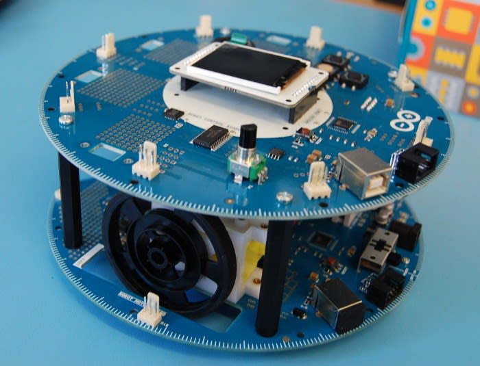 Gambar Arduino Robot - KibrisPDR