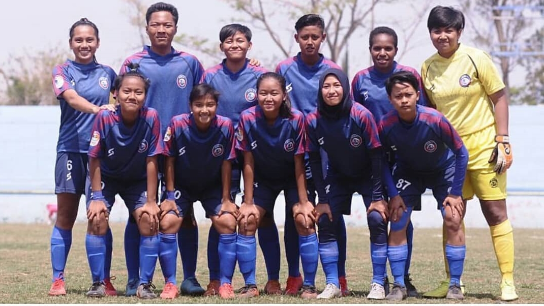 Detail Gambar Arema 87 Wanita Nomer 14