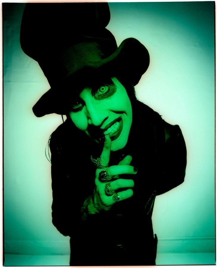 Detail Vivienne Westwood Marilyn Manson Nomer 7