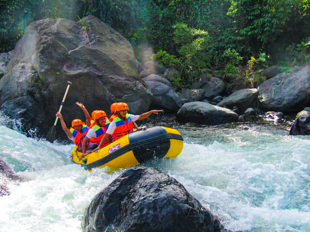 Detail Gambar Arung Jeram Nomer 45