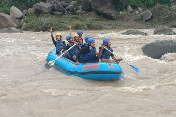 Detail Gambar Arung Jeram Nomer 52