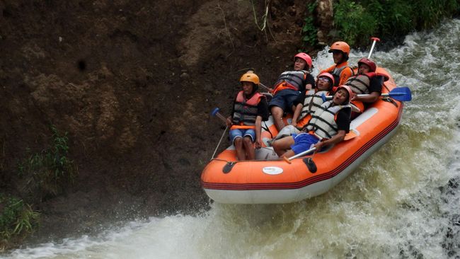 Detail Gambar Arung Jeram Nomer 9