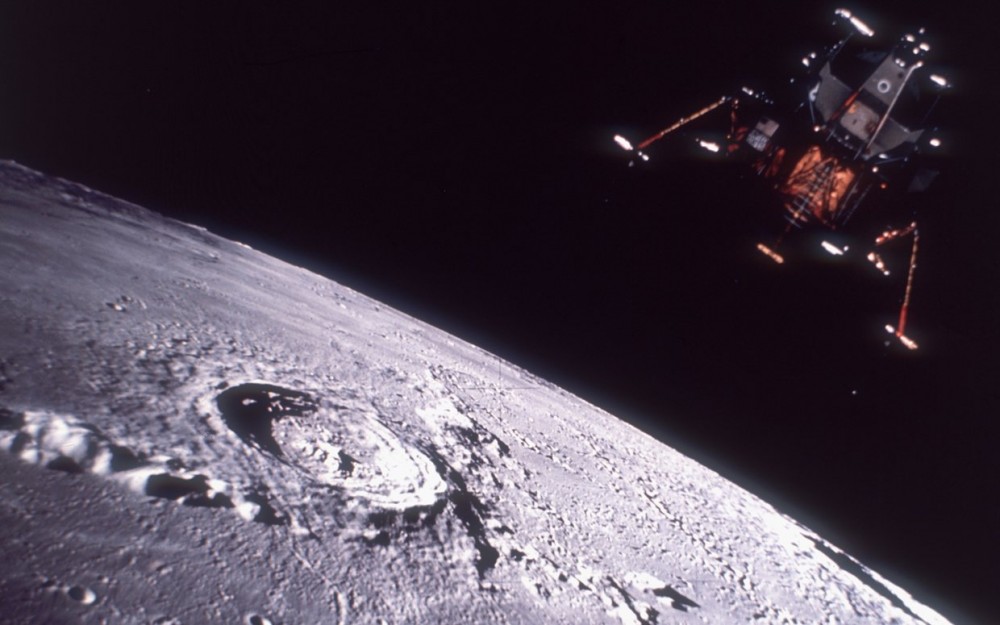 Detail Gambar Astronot Di Bulan Nomer 43