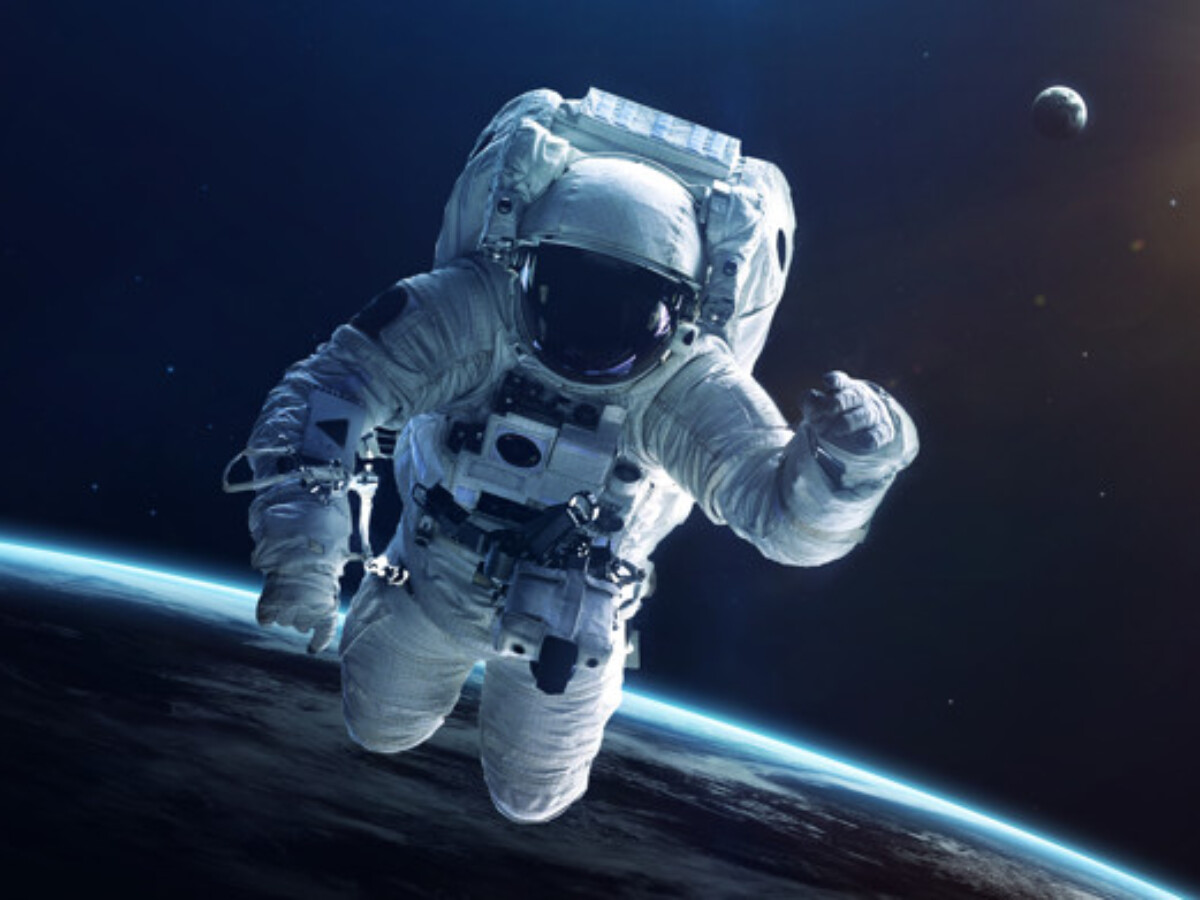 Detail Gambar Astronot Di Luar Angkasa Nomer 56