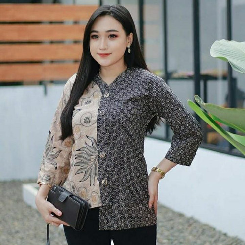 Detail Gambar Atasan Batik Wanita Nomer 9