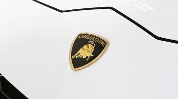 Detail Lamborghini Urus Emblem Nomer 16