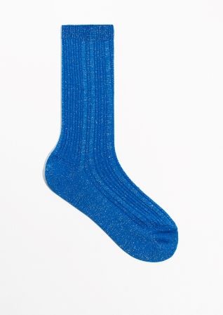 Detail Rote Socken Blauer Anzug Nomer 25