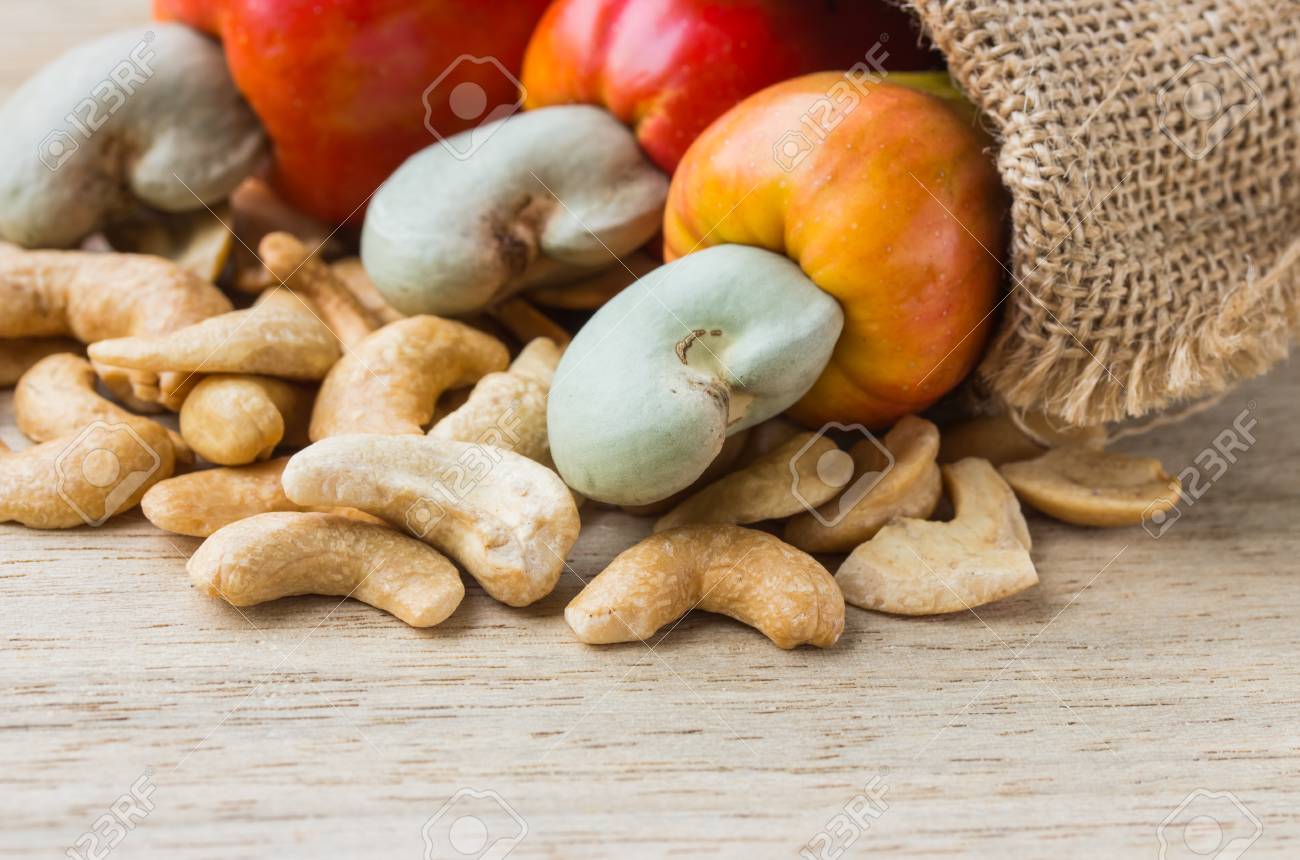 Detail Cashew Nuts Images Nomer 43