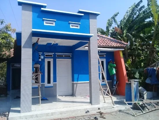 Detail Cat Depan Rumah Warna Biru Nomer 11