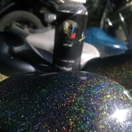 Detail Cat Hitam Glitter Nomer 27