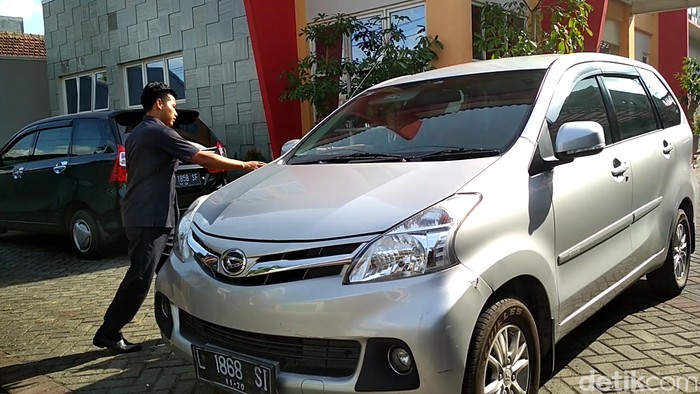 Detail Cat Mobil Hitam Metalik Nomer 32