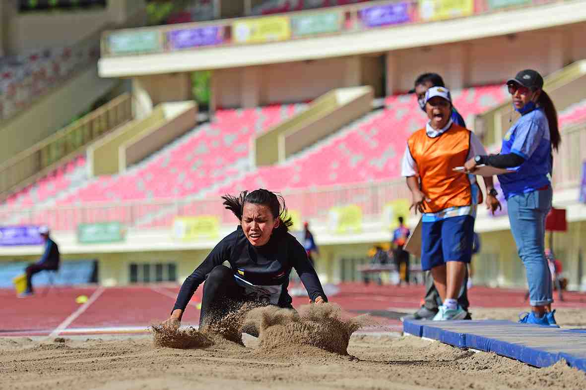 Detail Gambar Atletik Lompat Jauh Nomer 41