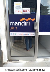 Detail Gambar Atm Mandiri Nomer 14
