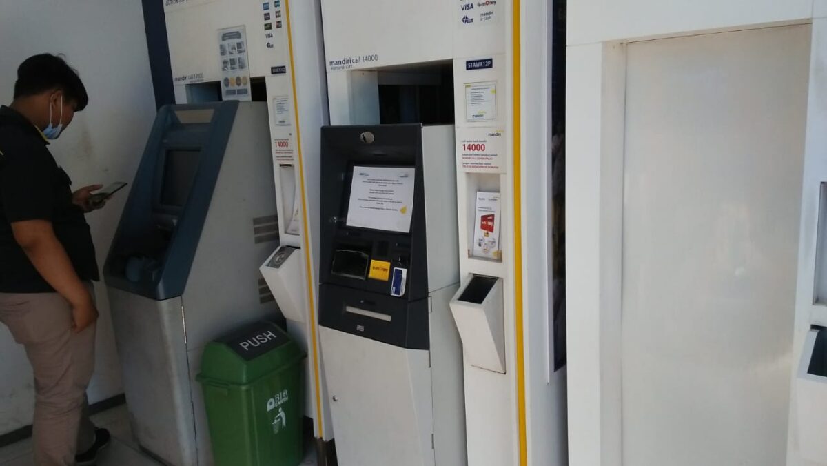 Detail Gambar Atm Mandiri Nomer 28