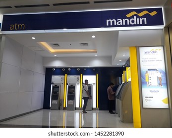 Detail Gambar Atm Mandiri Nomer 51