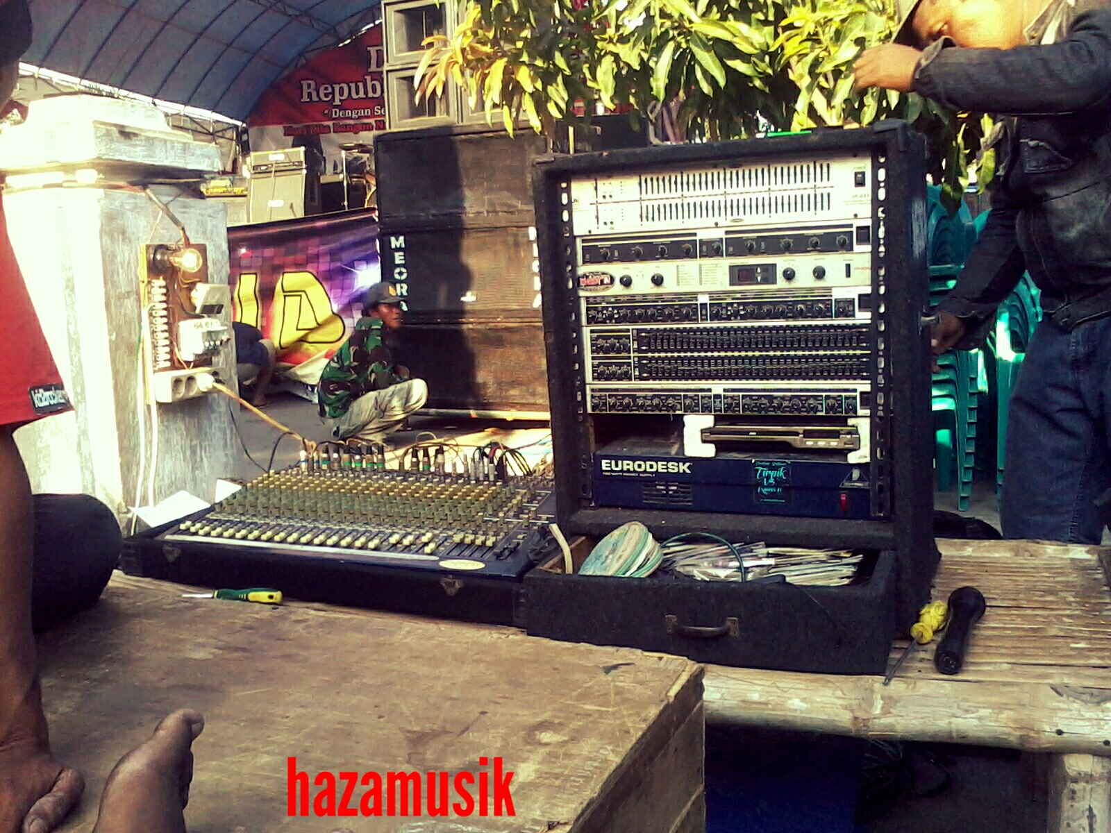 Detail Gambar Audio Sound System Nomer 25