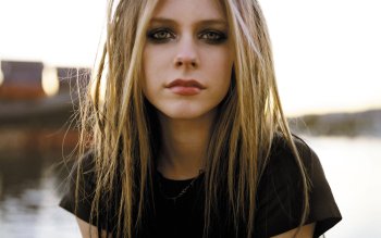 Detail Gambar Avril Lavigne Nomer 16