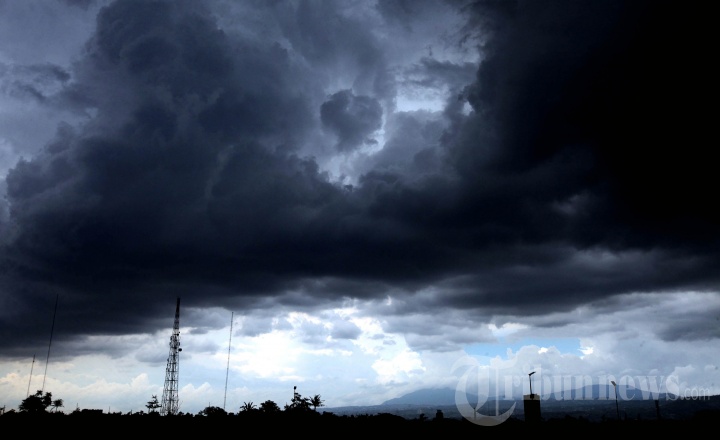 Detail Gambar Awan Mendung Tebal Nomer 18