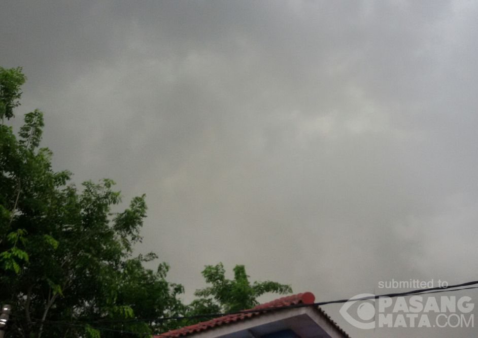 Detail Gambar Awan Mendung Tebal Nomer 24