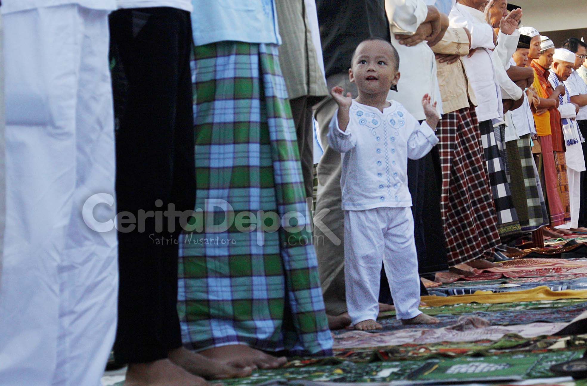 Detail Gambar Ayah Dan Anak Sholat Nomer 27