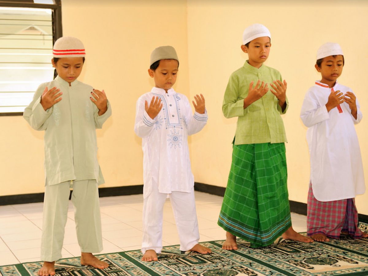 Detail Gambar Ayah Dan Anak Sholat Nomer 38