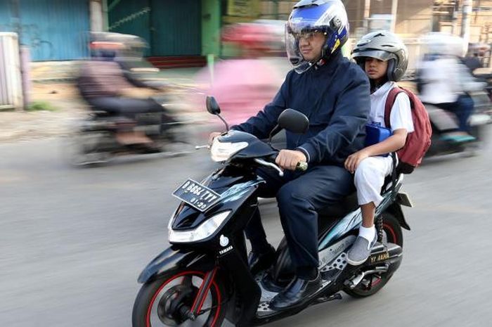 Detail Gambar Ayah Mengantar Putranya Menikah Nomer 35