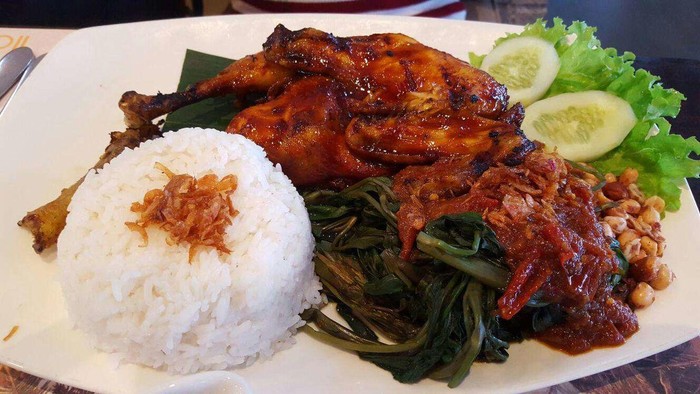 Detail Gambar Ayam Bakar Bumbu Rujak Nomer 52