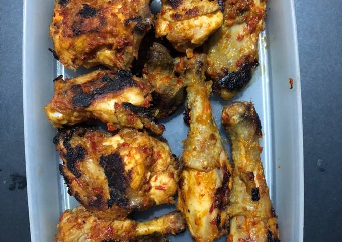 Detail Gambar Ayam Bakar Komplit Nomer 37