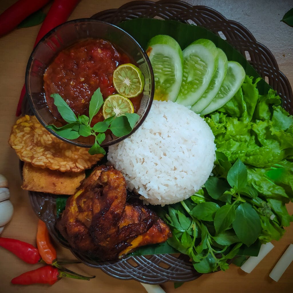 Detail Gambar Ayam Bakar Nasi Nomer 26