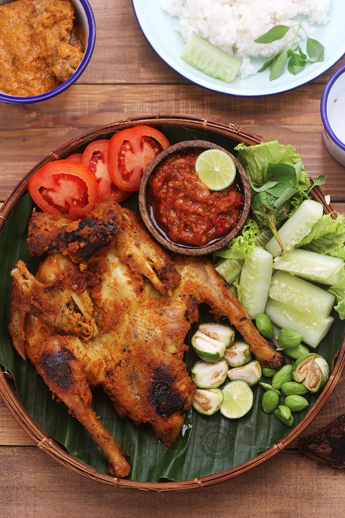 Detail Gambar Ayam Bekakak Nomer 49